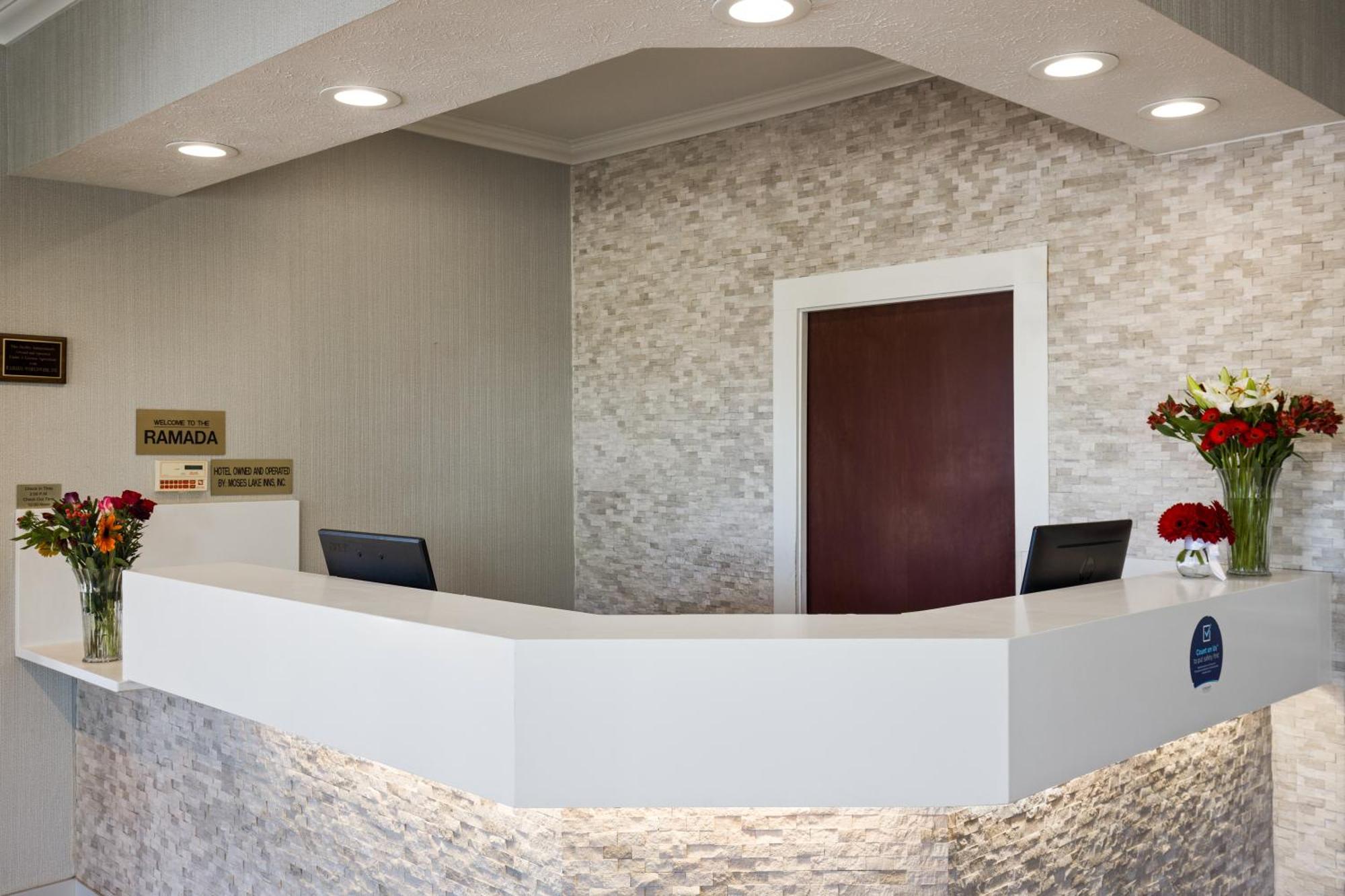 Ramada By Wyndham מוזס לייק מראה חיצוני תמונה