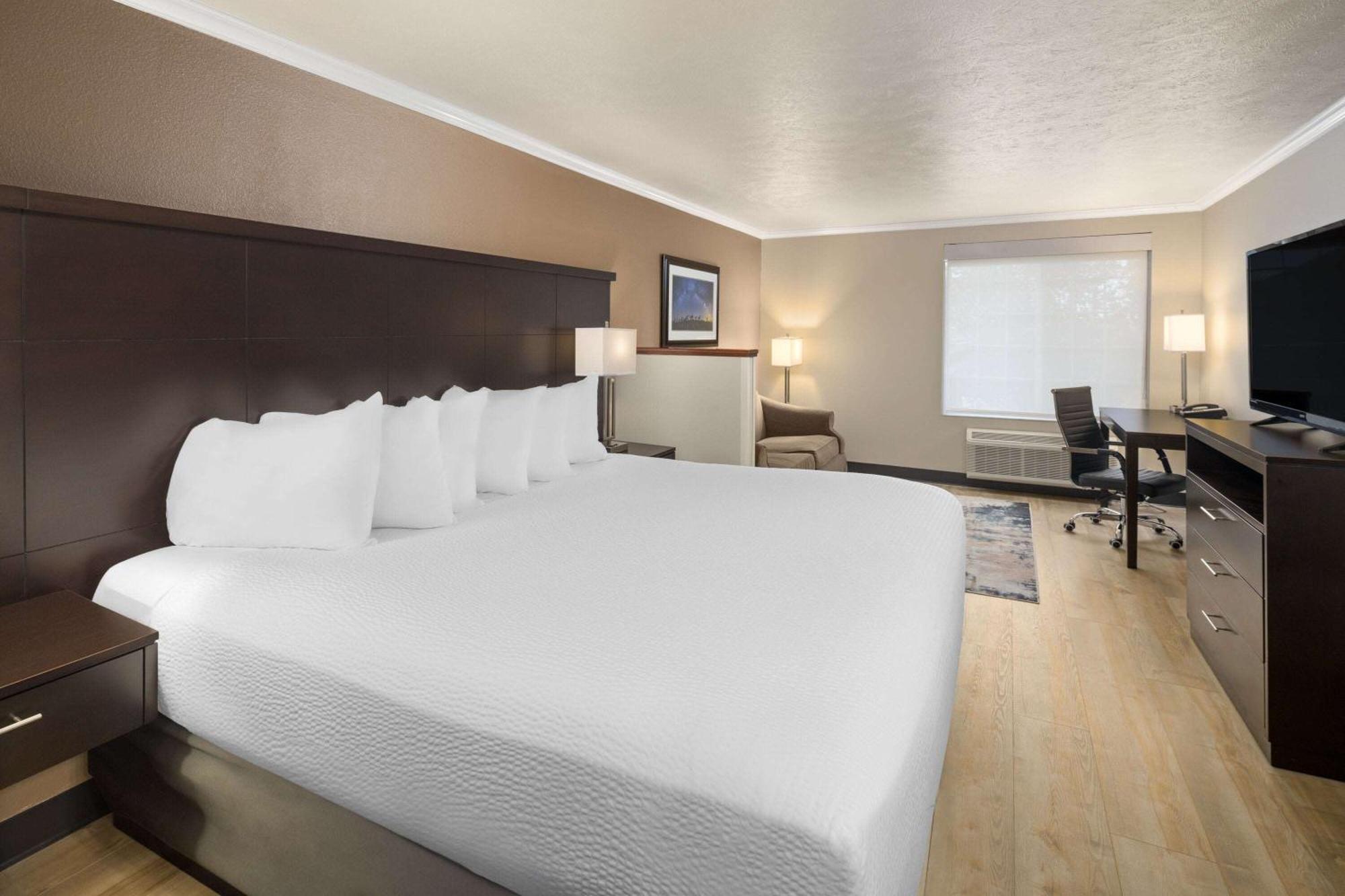 Ramada By Wyndham מוזס לייק מראה חיצוני תמונה